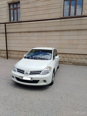 Nissan Tiida-8