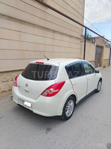 Nissan Tiida-9