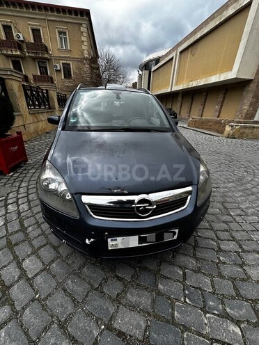 Opel Zafira-1