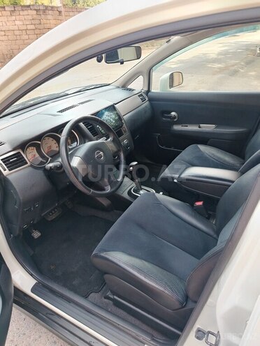 Nissan Tiida-17