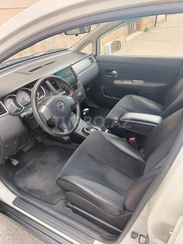 Nissan Tiida-20