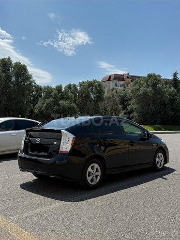 Toyota Prius-4