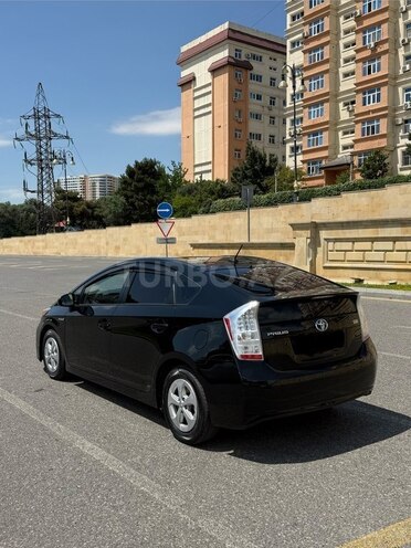 Toyota Prius-5