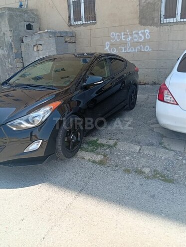 Hyundai Elantra-4