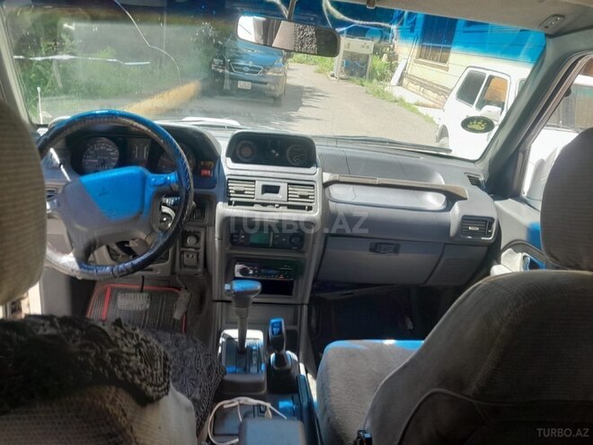 Mitsubishi Pajero-3