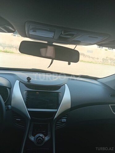 Hyundai Elantra-5