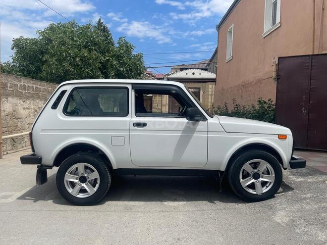 LADA (VAZ) Niva-11