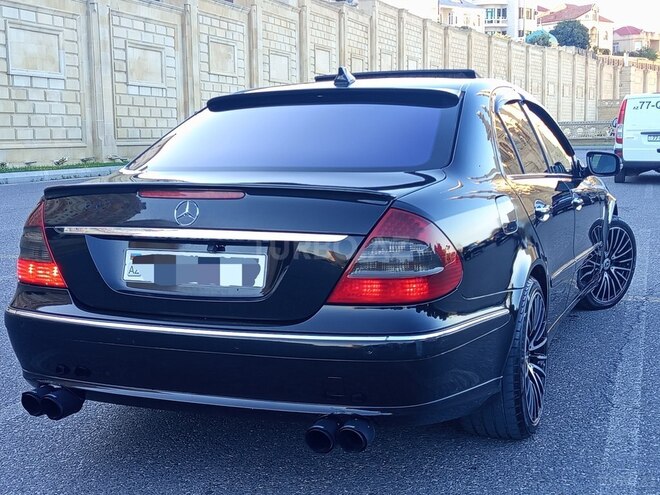 Mercedes E 280-9