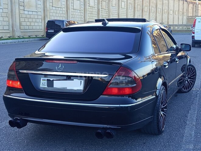 Mercedes E 280-10