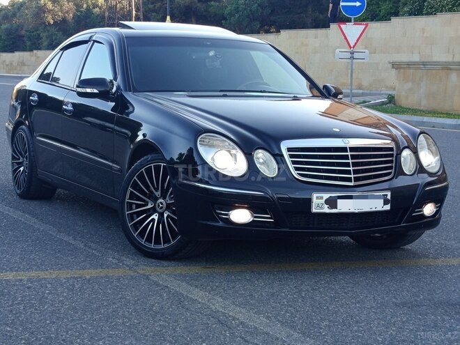 Mercedes E 280-8