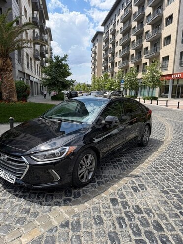 Hyundai Elantra-3