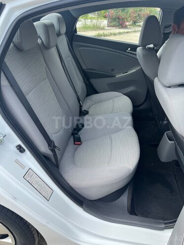 Hyundai Accent-2