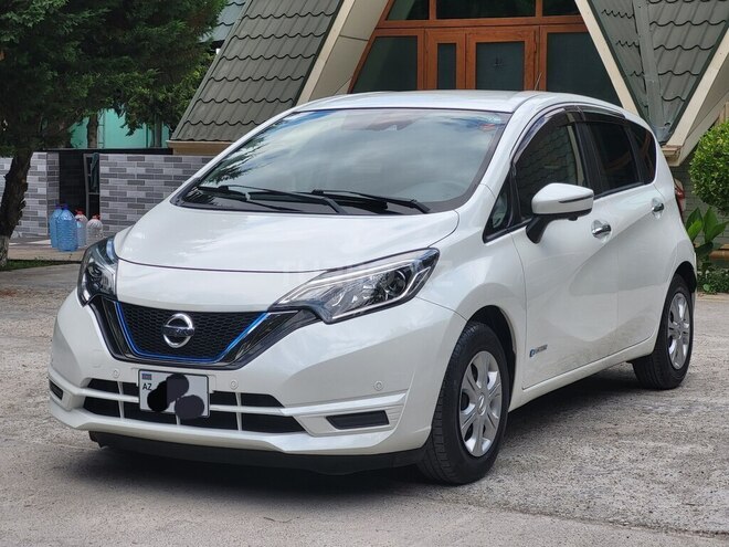 Nissan Note-4