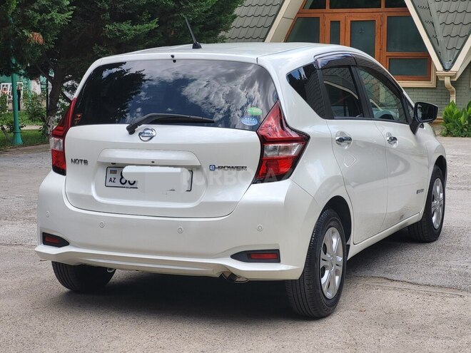 Nissan Note-7