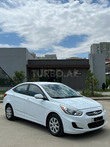 Hyundai Accent-7