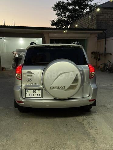 Toyota RAV4-6