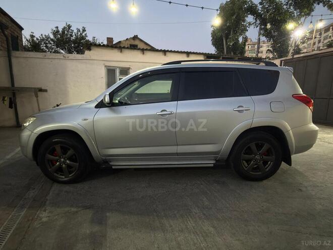 Toyota RAV4-4