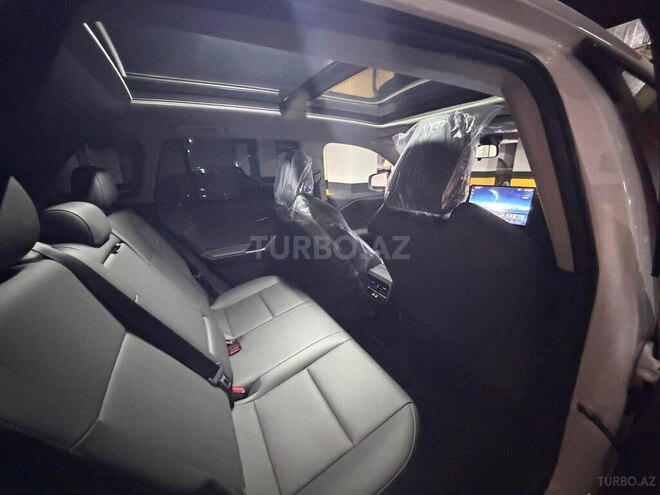 Toyota RAV4-8