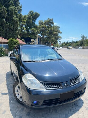 Nissan Tiida-4
