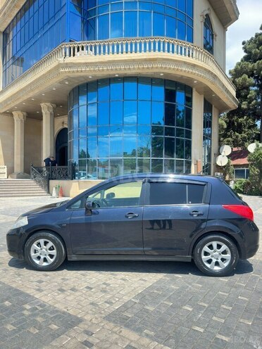 Nissan Tiida-11