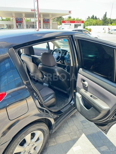 Nissan Tiida-16