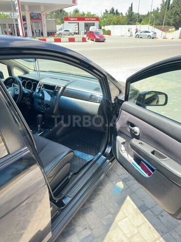 Nissan Tiida-17