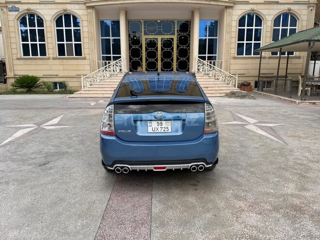 Toyota Prius-12
