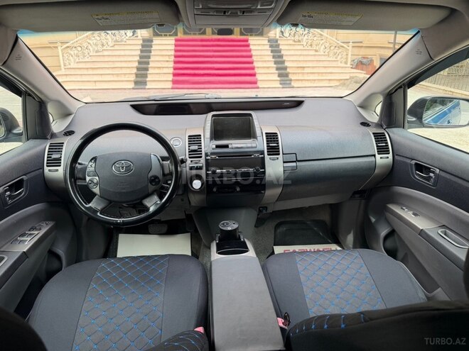Toyota Prius-13