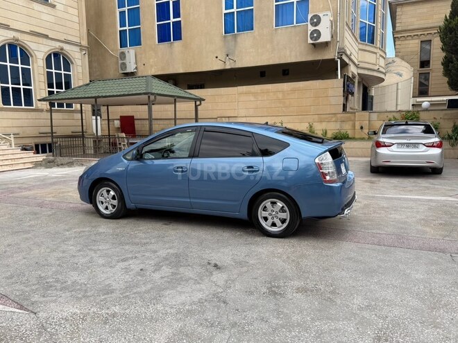 Toyota Prius-5