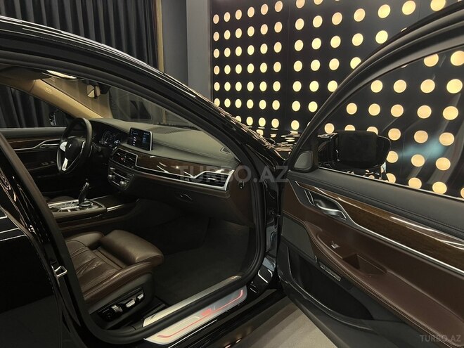 BMW 740-11