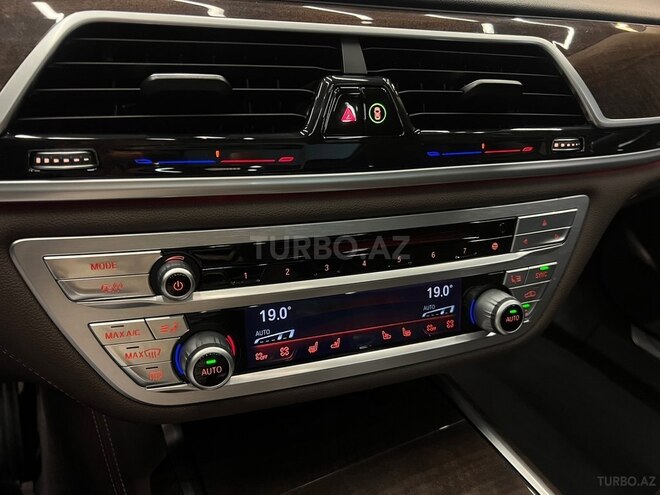 BMW 740-17