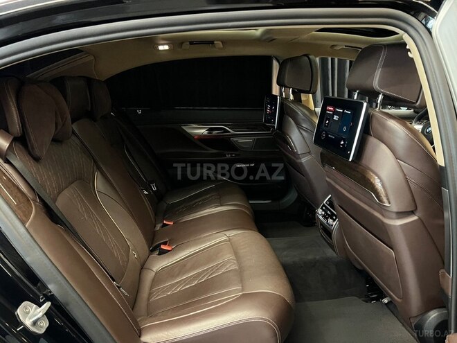 BMW 740-9