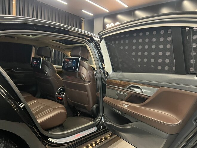 BMW 740-8