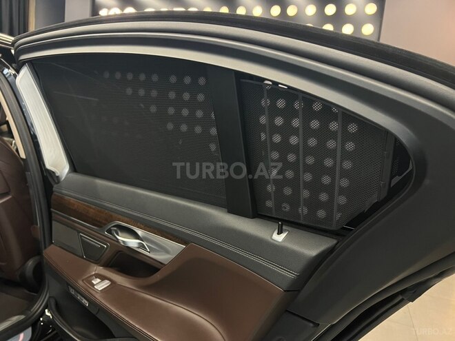 BMW 740-10
