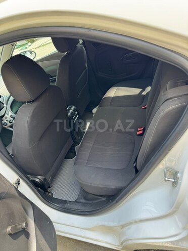 Chevrolet Aveo-5
