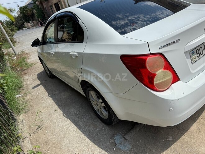 Chevrolet Aveo-3