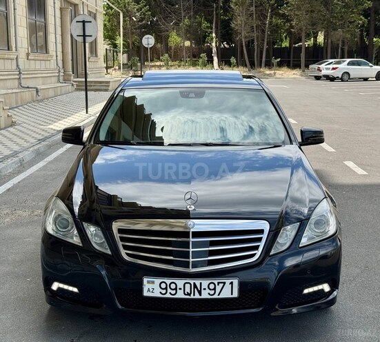 Mercedes E 220-1