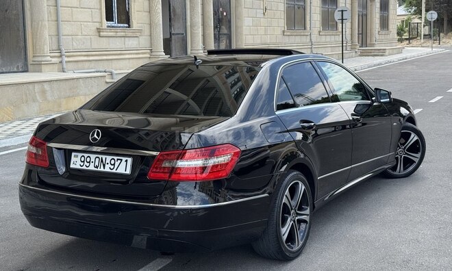 Mercedes E 220-9