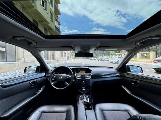 Mercedes E 220-13