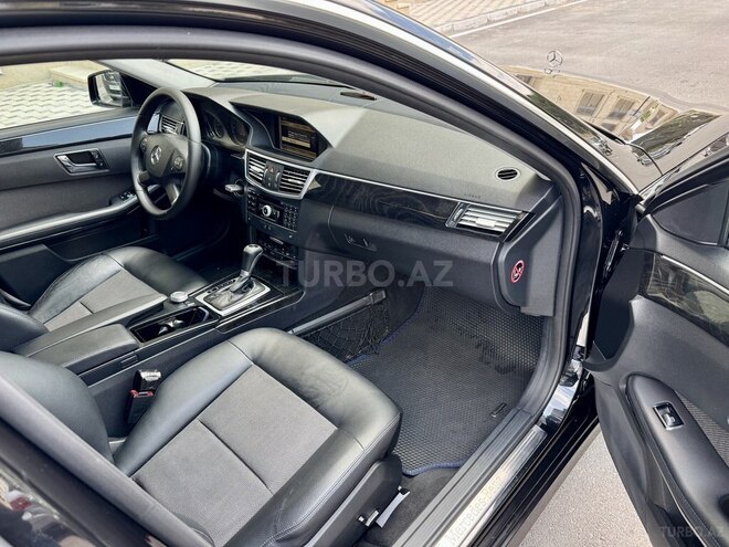Mercedes E 220-12
