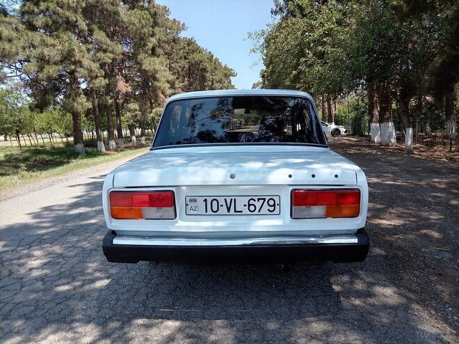 LADA (VAZ) 2107-2