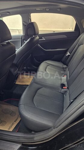 Hyundai Sonata-5