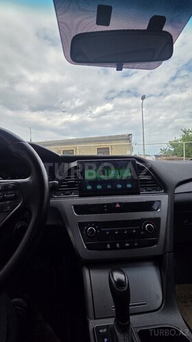 Hyundai Sonata-6