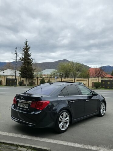 Chevrolet Cruze-12