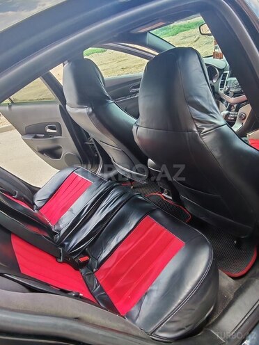 Chevrolet Cruze-13