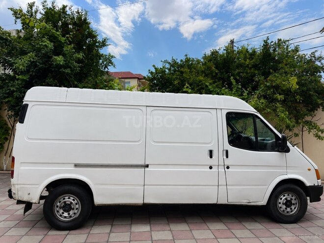 Ford Transit-5