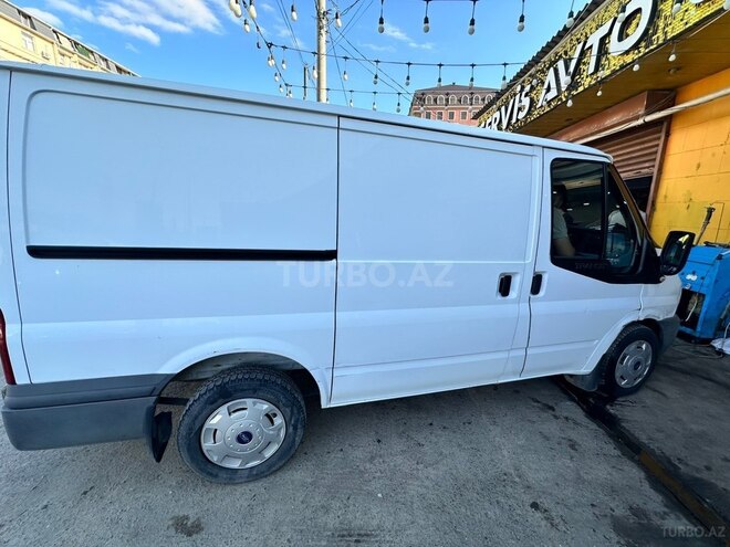 Ford Transit-2