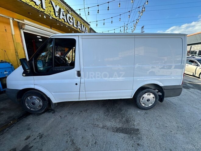Ford Transit-3