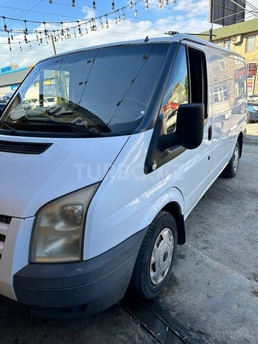 Ford Transit-4