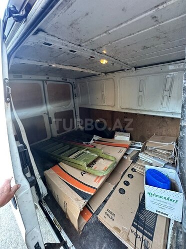 Ford Transit-7